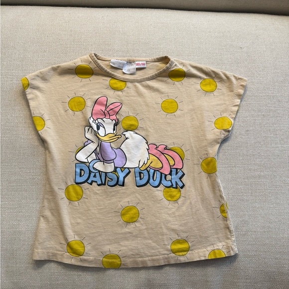 Girls kids Disney Zara Tan and Yellow Short Sleeve Tee Daisy Duck - Picture 1 of 4
